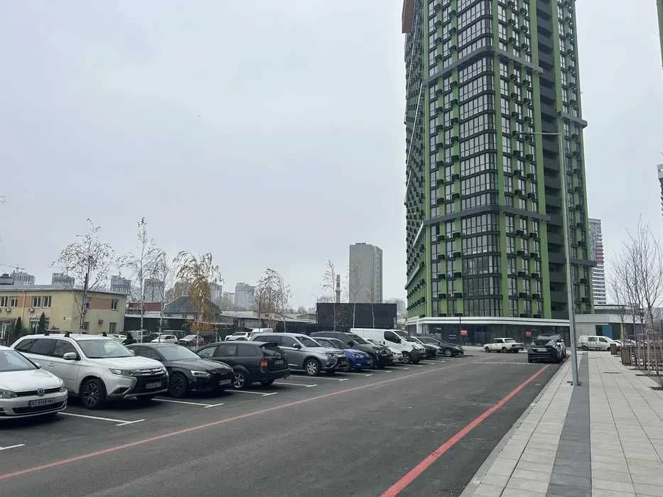 Продаж 3-х кімнатної квартири вул Причальна 8 та вул Дніпров