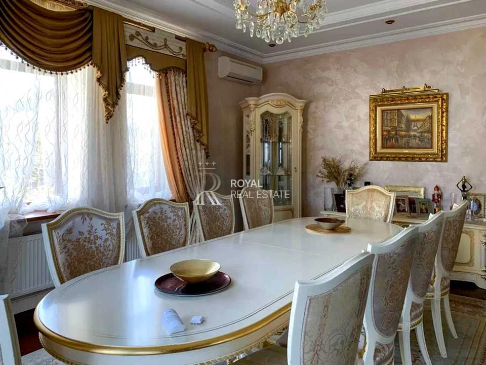 Будинок. Київ, Лісна