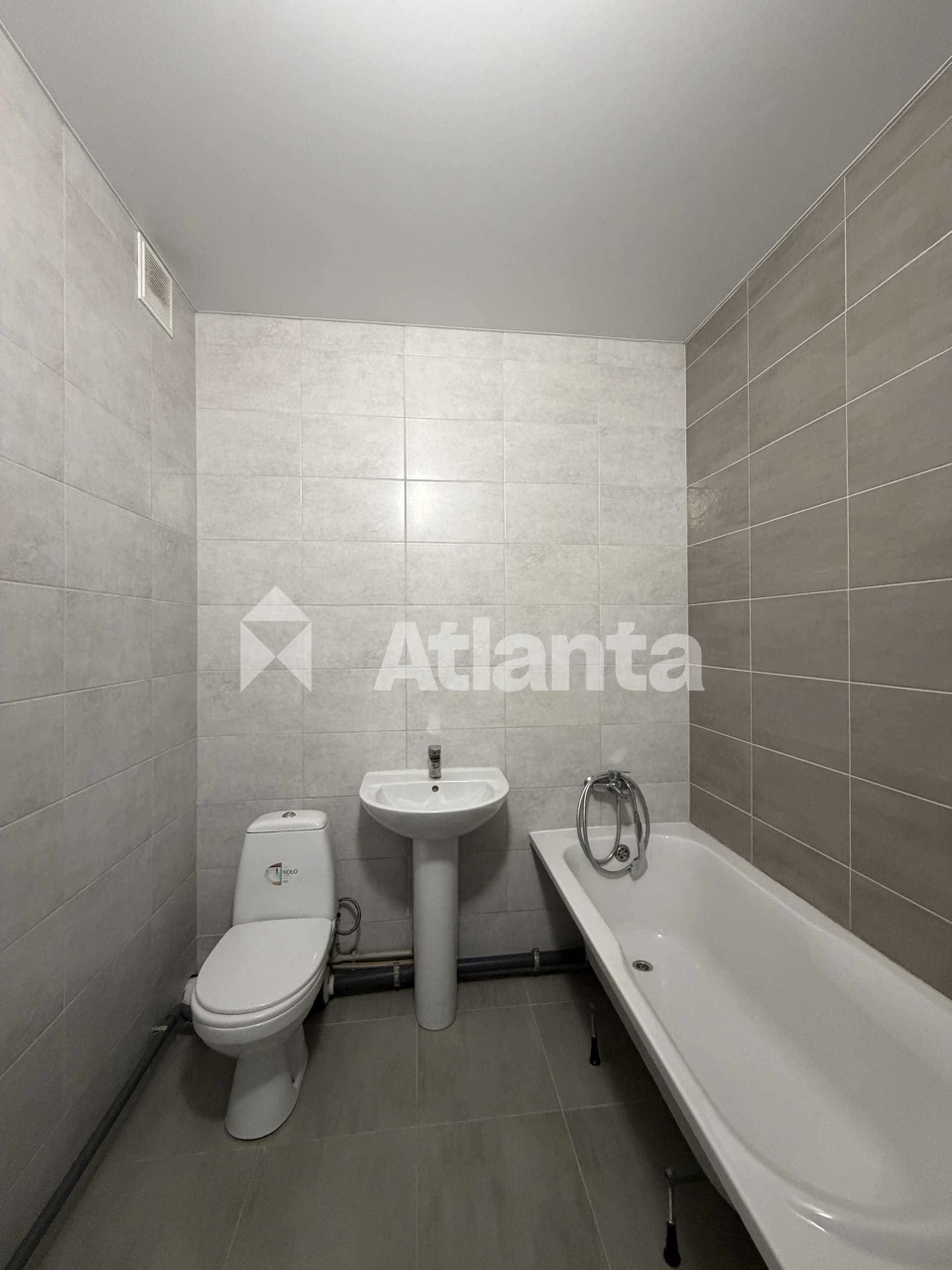 Дуже гарного планування 3-кімнатна квартира 73.5 м² з ремонт