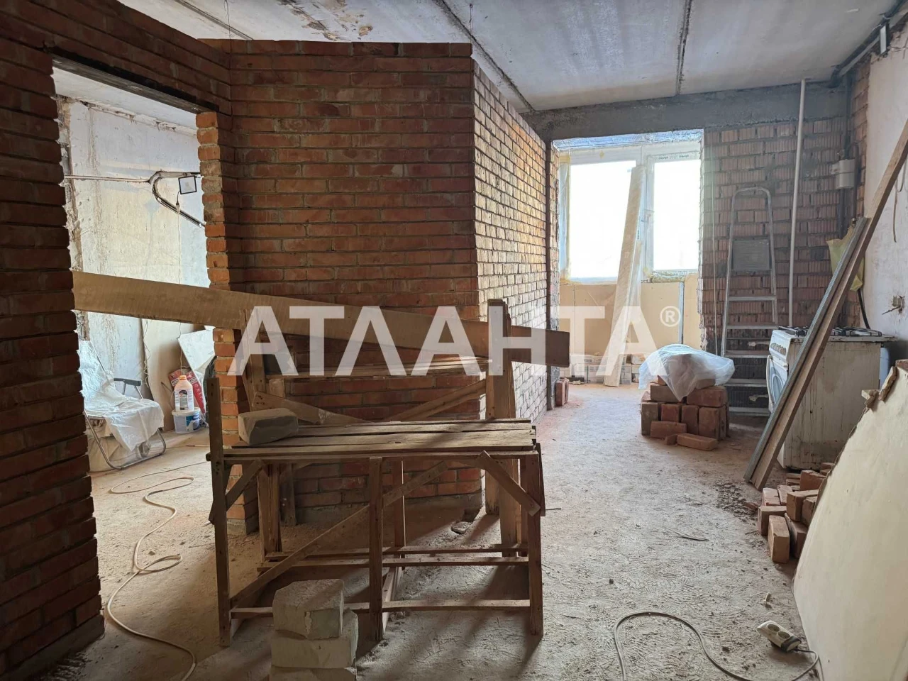 Большая 1-ком кв-ра 700$/кв.м. в новом кирпичном доме ЖК Пар