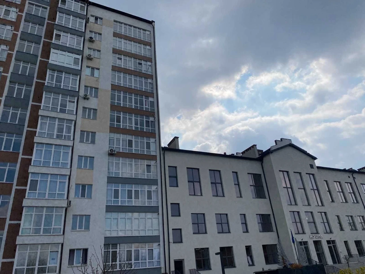 Продаж двокімнатної квартири в зданому житловому комплексі