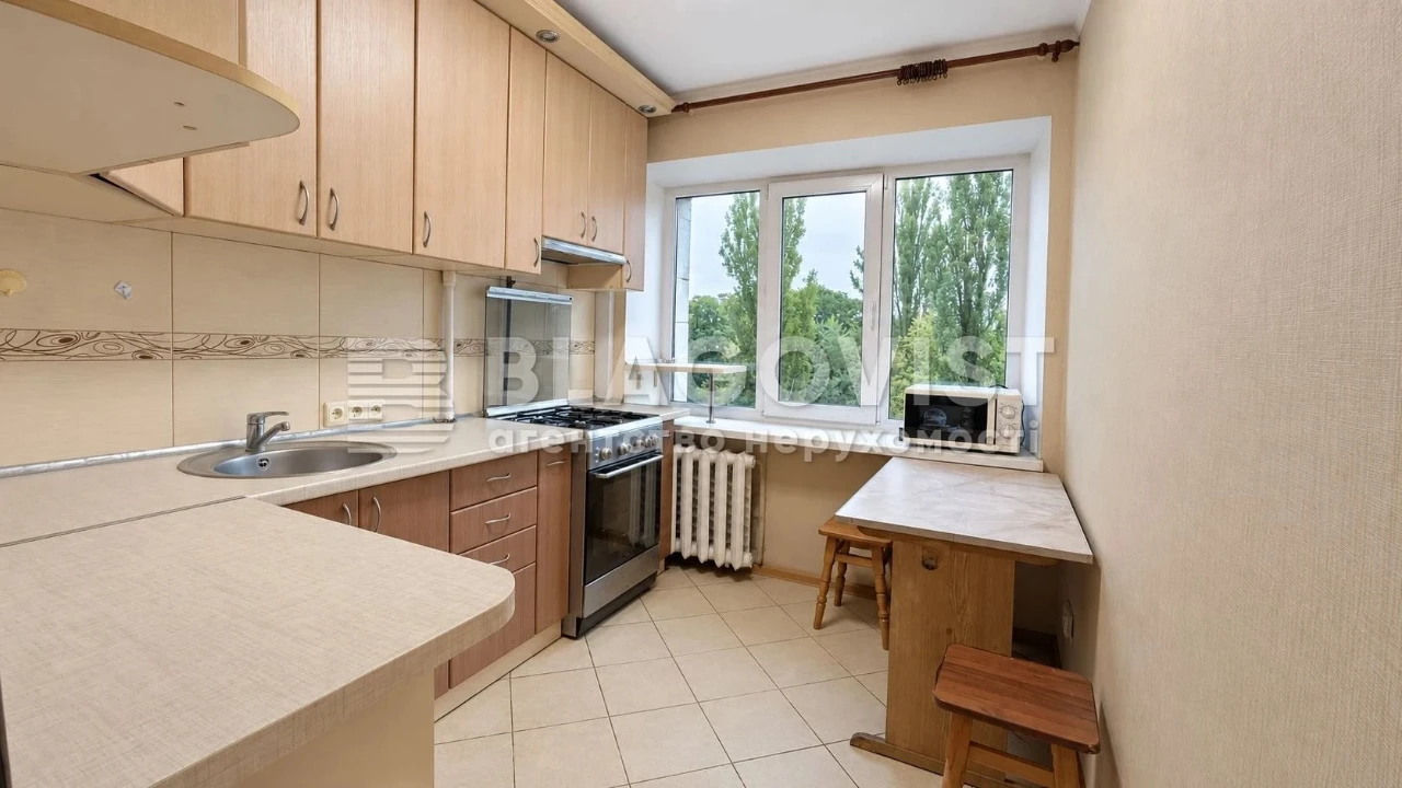 Продаж квартири вул. Чапека Карела (Фучика Юліуса) 15 в Києв