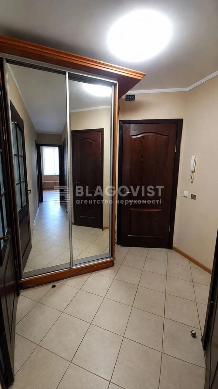 Продаж квартири вул. Чапека Карела (Фучика Юліуса) 15 в Києв