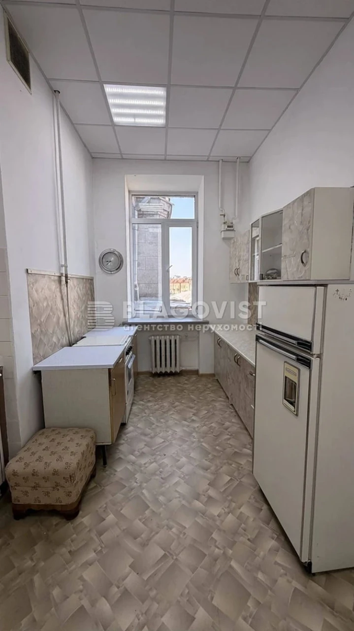 Продаж квартири вул. Хрещатик 15 в Києві / W-7471403