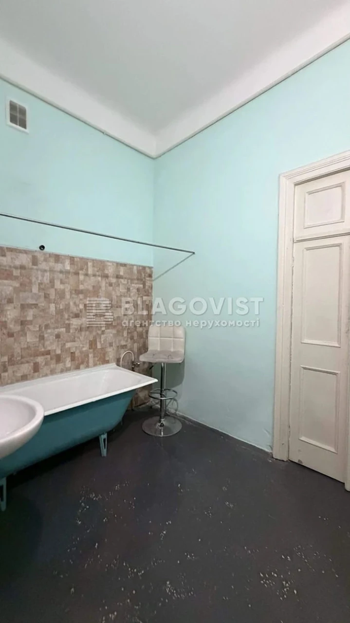 Продаж квартири вул. Хрещатик 15 в Києві / W-7471403