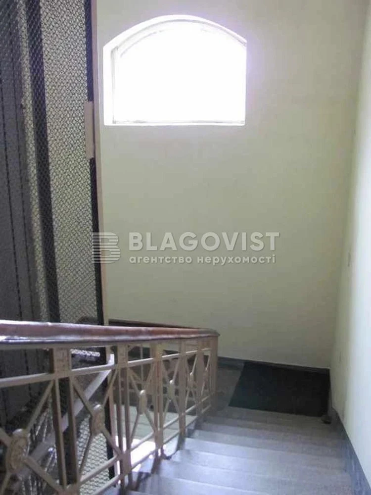 Продаж квартири вул. Хрещатик 15 в Києві / W-7471403