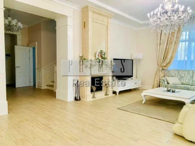 Будинок. Київ, Садова вул.