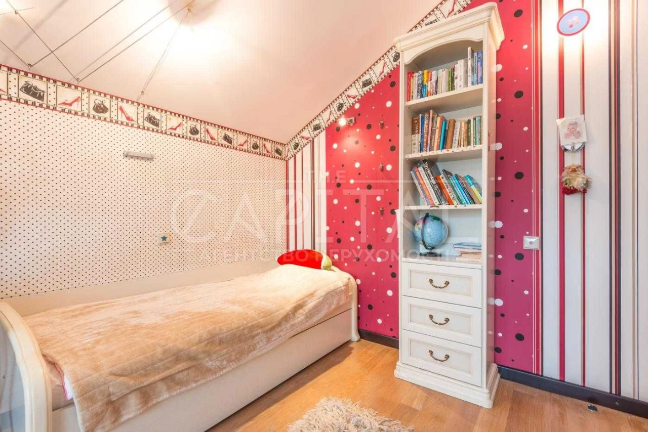 Продаж будинку 260 м.кв ,Київ, вул.Святищенська/ул. Святищен