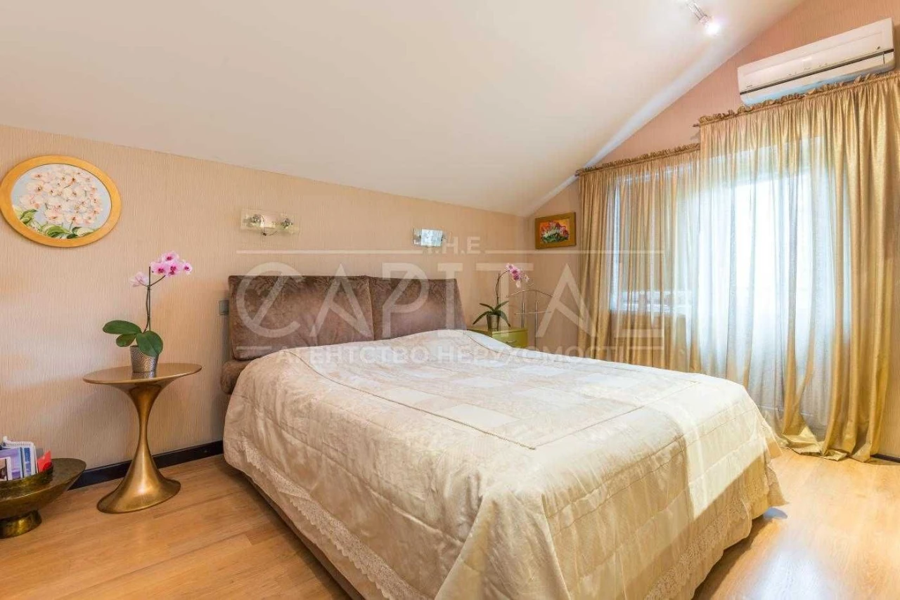 Продаж будинку 260 м.кв ,Київ, вул.Святищенська/ул. Святищен