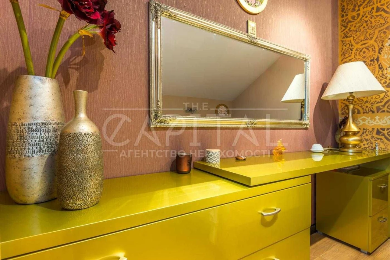 Продаж будинку 260 м.кв ,Київ, вул.Святищенська/ул. Святищен