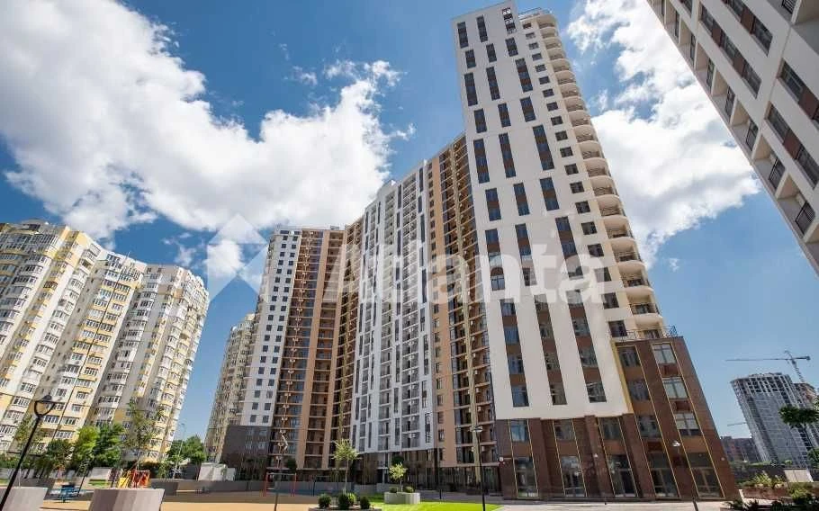 2-кім квартира на вулиці Краснова в ЖК 60 Перлина