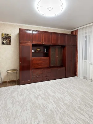 Продам 1-кімнатну квартиру, Черемушки вул. Варненська, парк