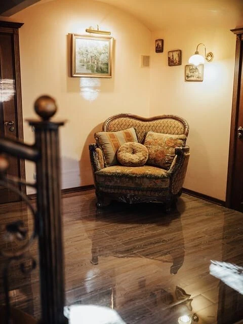 Продаж 5 кімн.квартира 140 м² 1/2 ц вул.Паркова 450000$