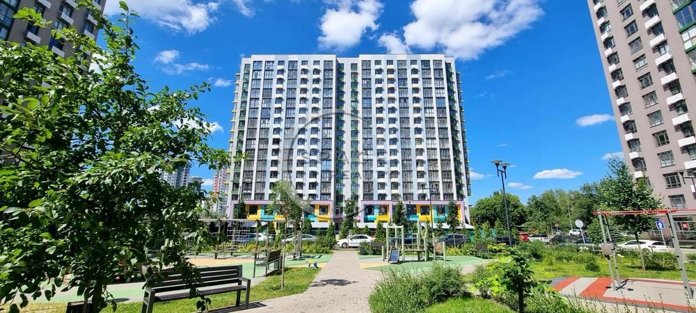 Продаж 3 кімнатної квартири ЖК Місто Квітів Тираспольська 52