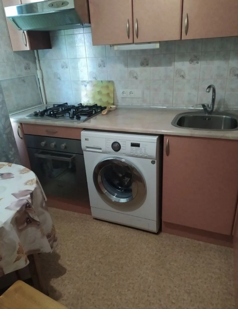 Своя квартира в Києві за $37 000 — 1К, Леся Курбаса