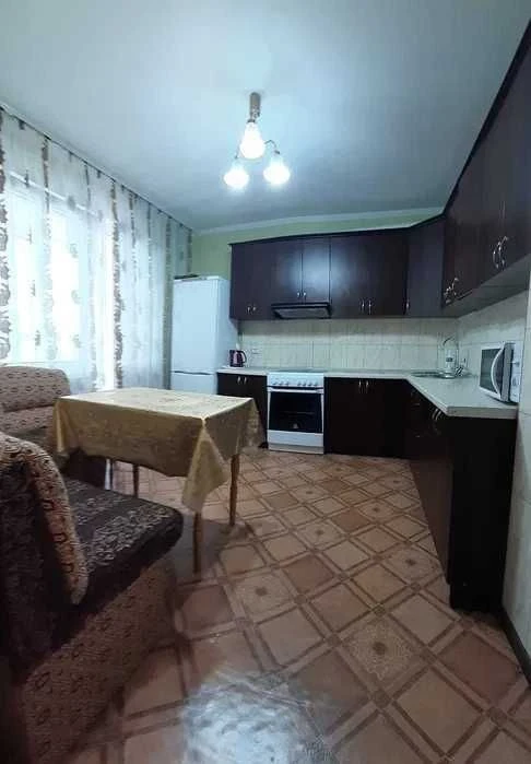 Троєщина, оренда великої 1-нокімн. квартири в новому будинку