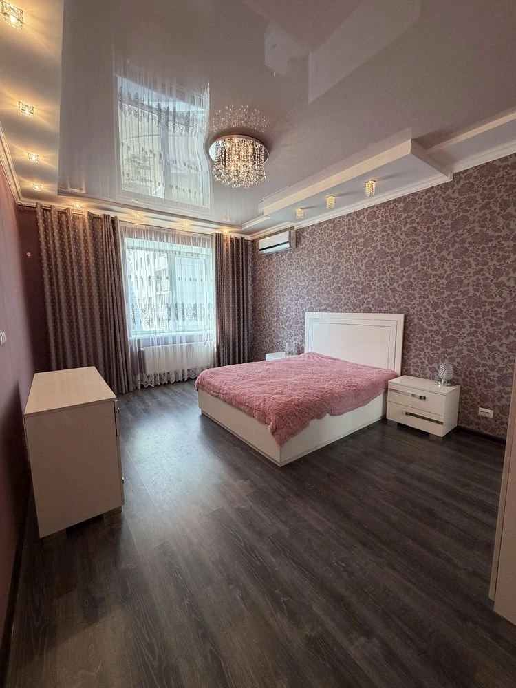 В Продажу 3 к к в Корабельному районі / вул. Самойловича в н