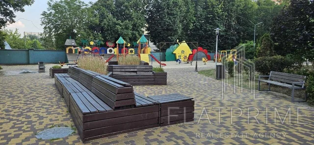 Прадам 2-к квартиру В. Скакуна вул. (Академіка Каблукова), 2