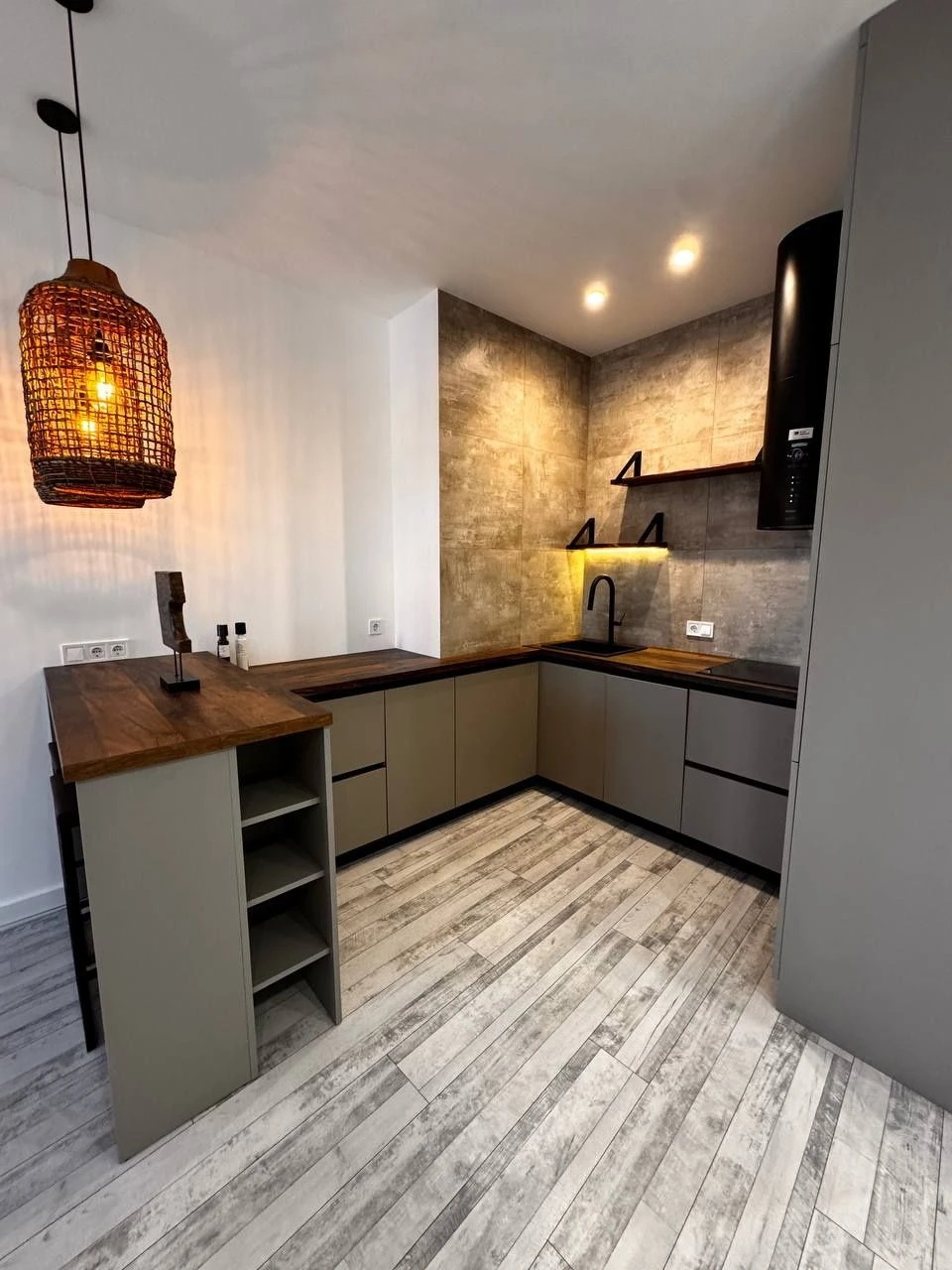 Продам большую 1 комнатную квартиру в ЖК Атмосфера, 45 м2. 1