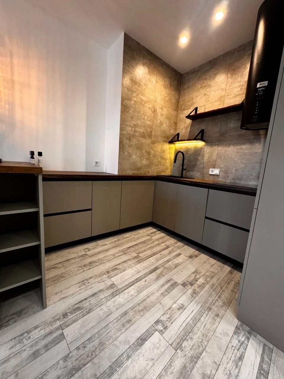 Продам большую 1 комнатную квартиру в ЖК Атмосфера, 45 м2. 1