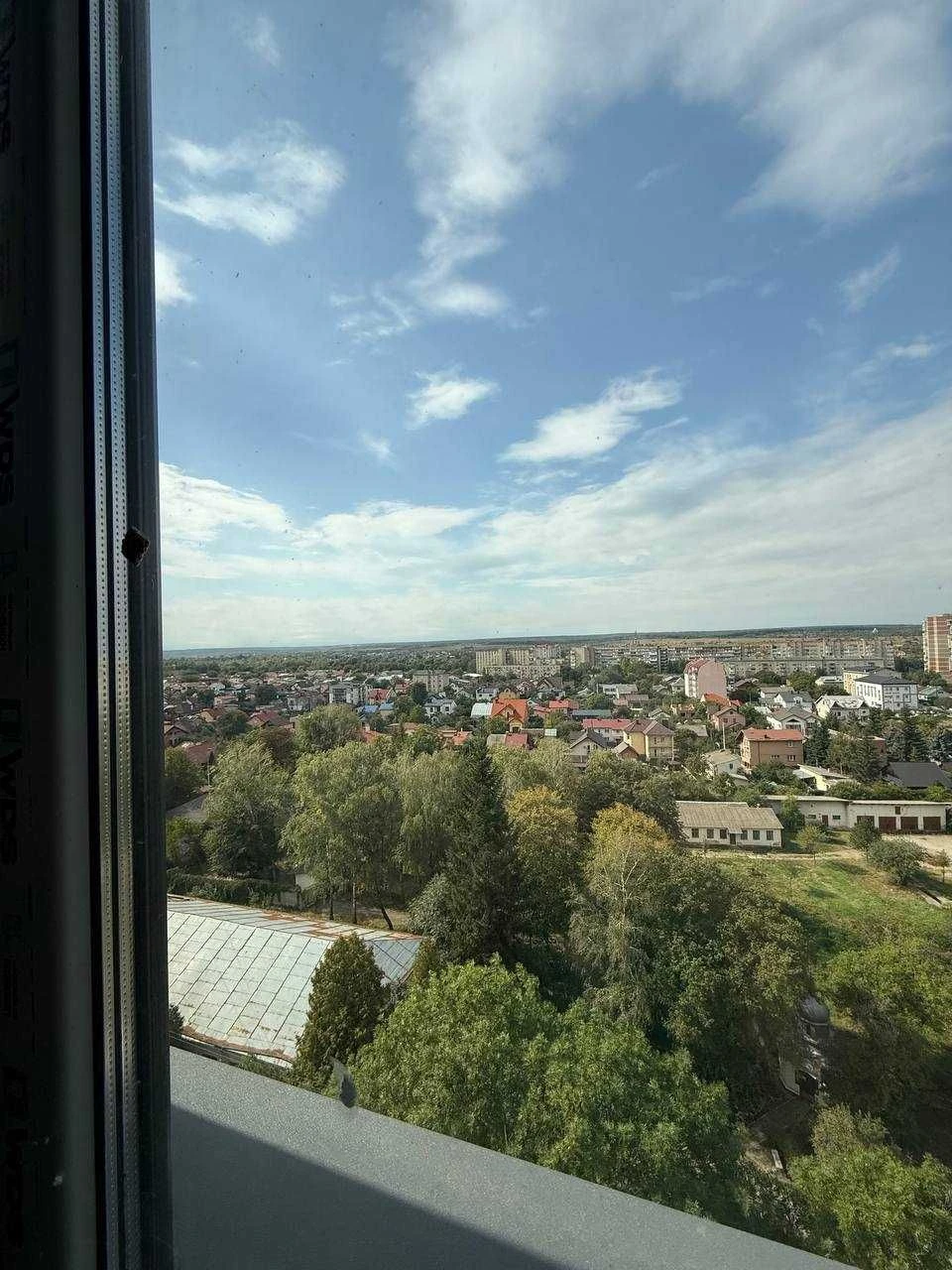 Однокімна квартира в зданому будинку в центрі