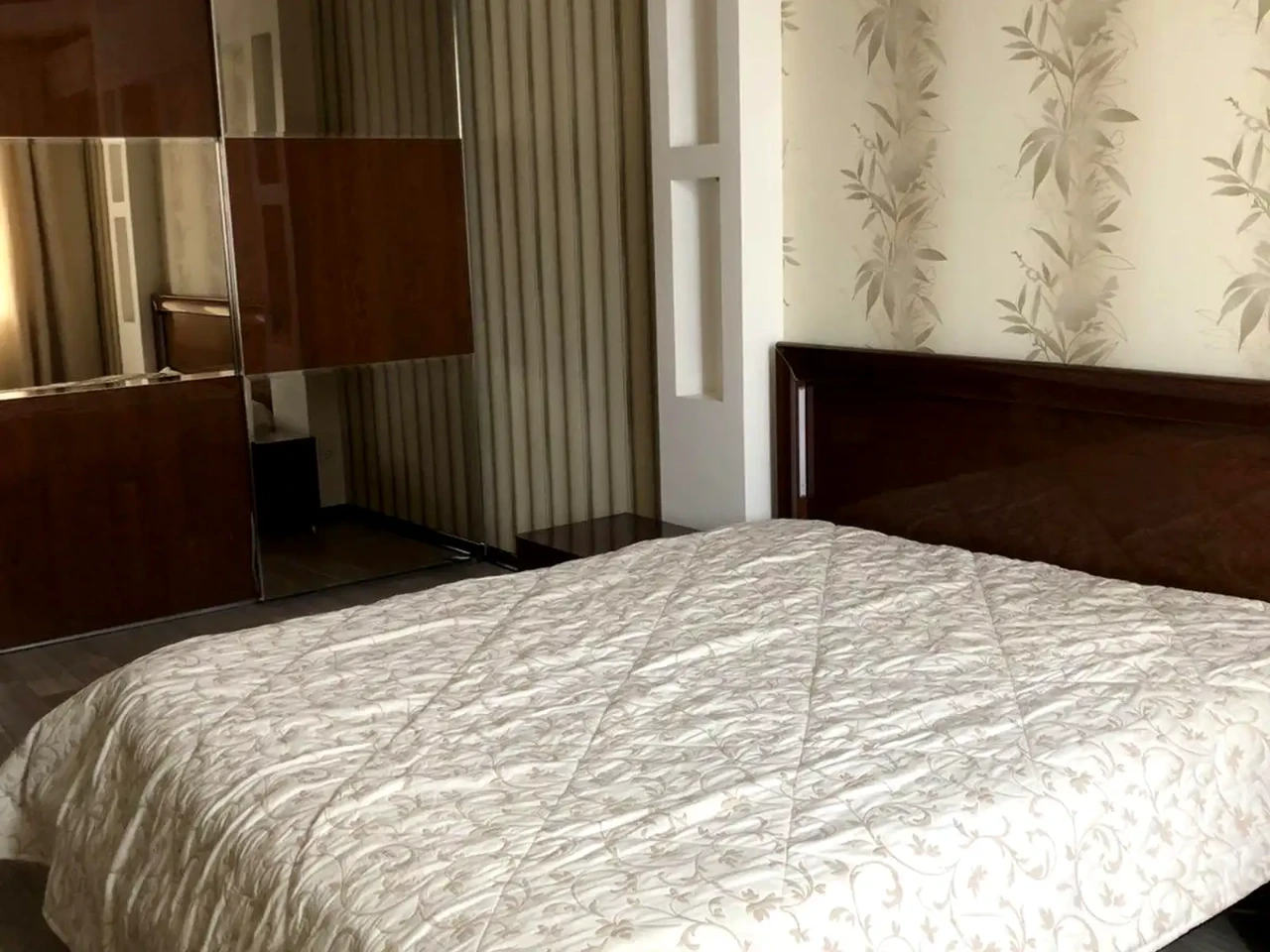 Оренда квартири 3-кімн. 97 м² 20/24 пов.