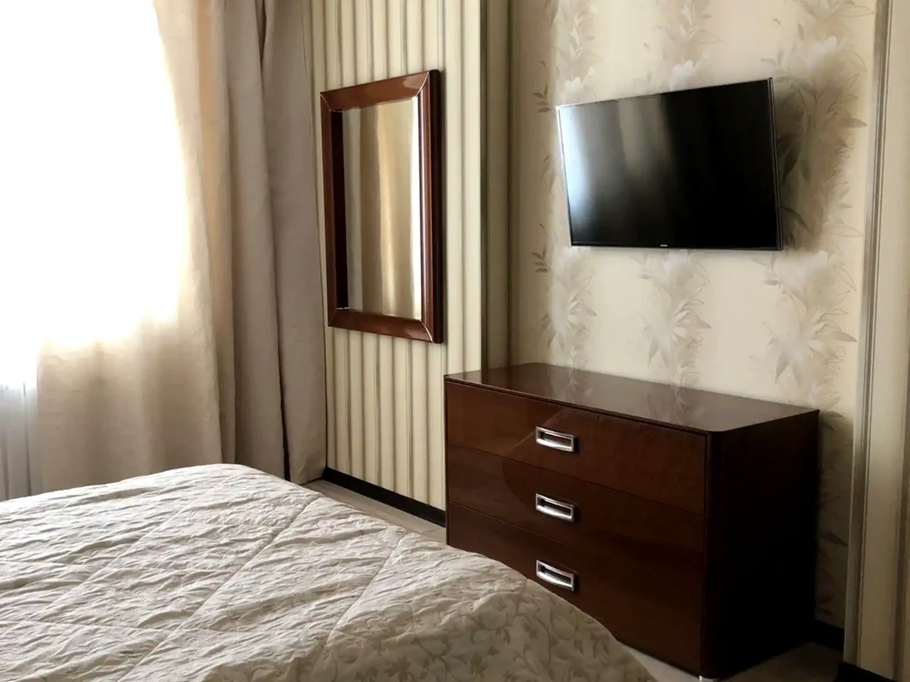 Оренда квартири 3-кімн. 97 м² 20/24 пов.