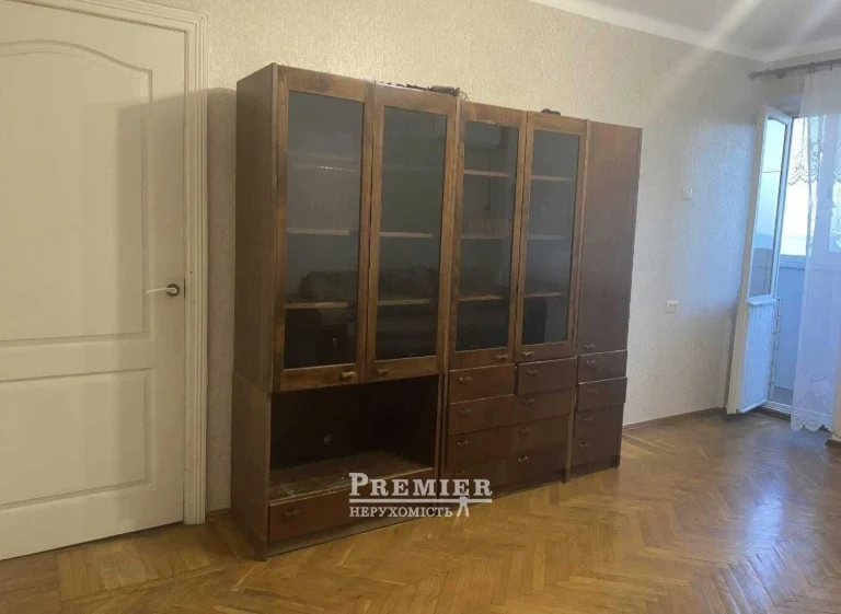Пропонується до продажу двох кімнатна квартира у самому цент