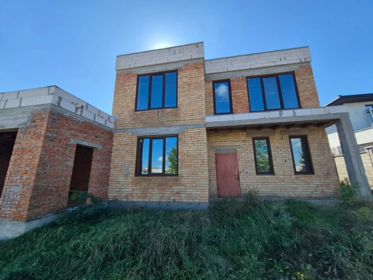 Продам вам будинок 216м² з гаражем. Без комісії. ПВ60 000$.