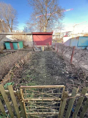 Продається 2-кімнатна квартира з частиною землі мікрорайон В