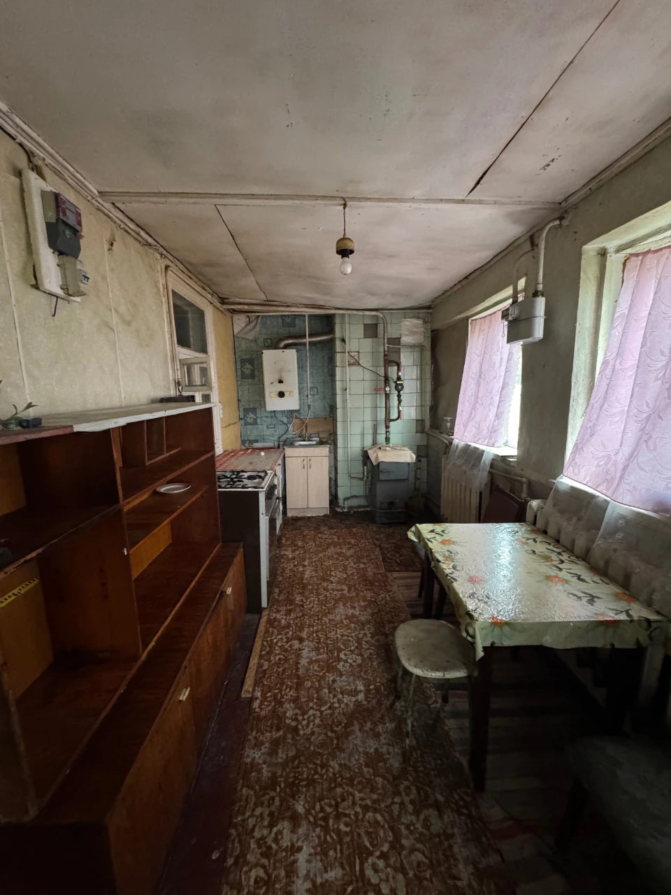 Продається пів будинку окремий двір