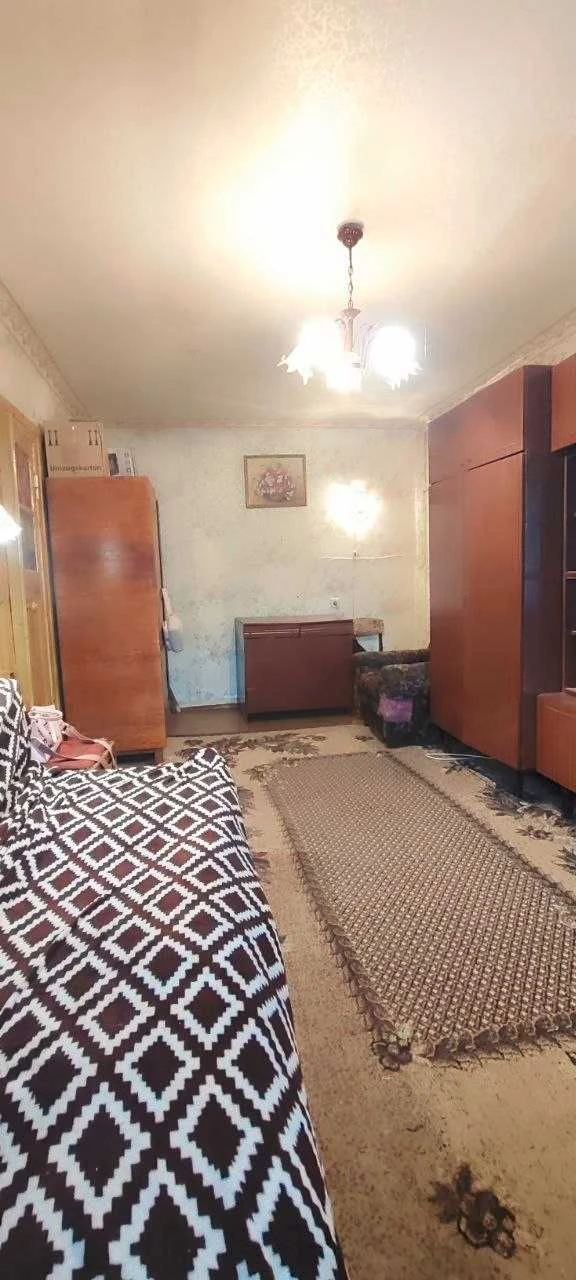 Продам 1 комн. квартиру в кирпичном доме на Алексеевке ул. Б
