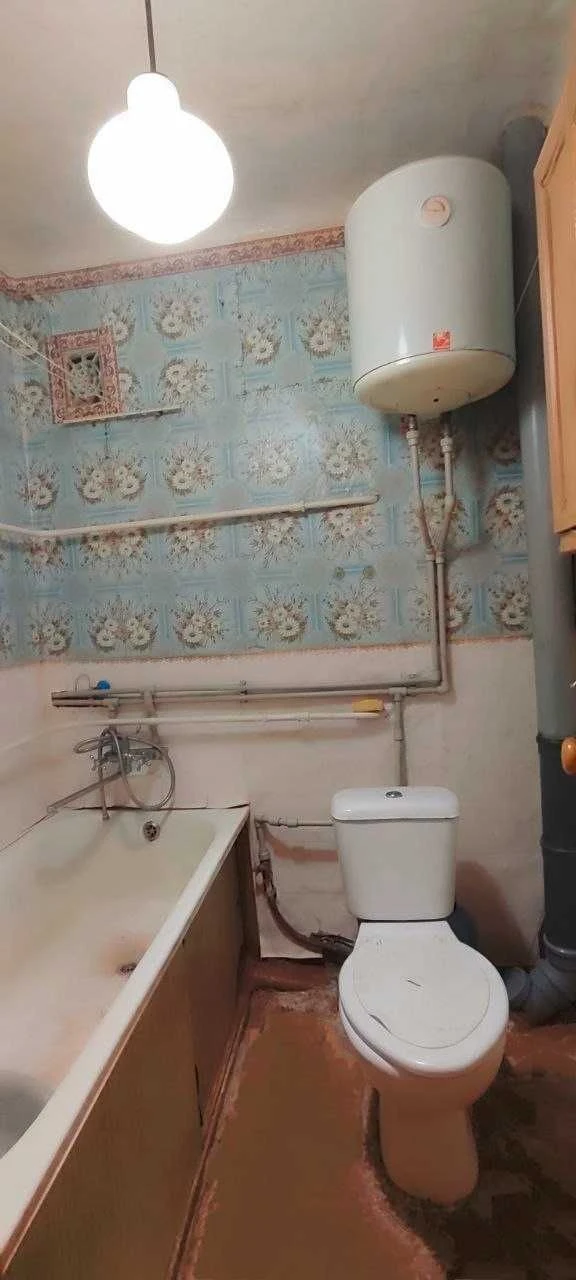Продам 1 комн. квартиру в кирпичном доме на Алексеевке ул. Б
