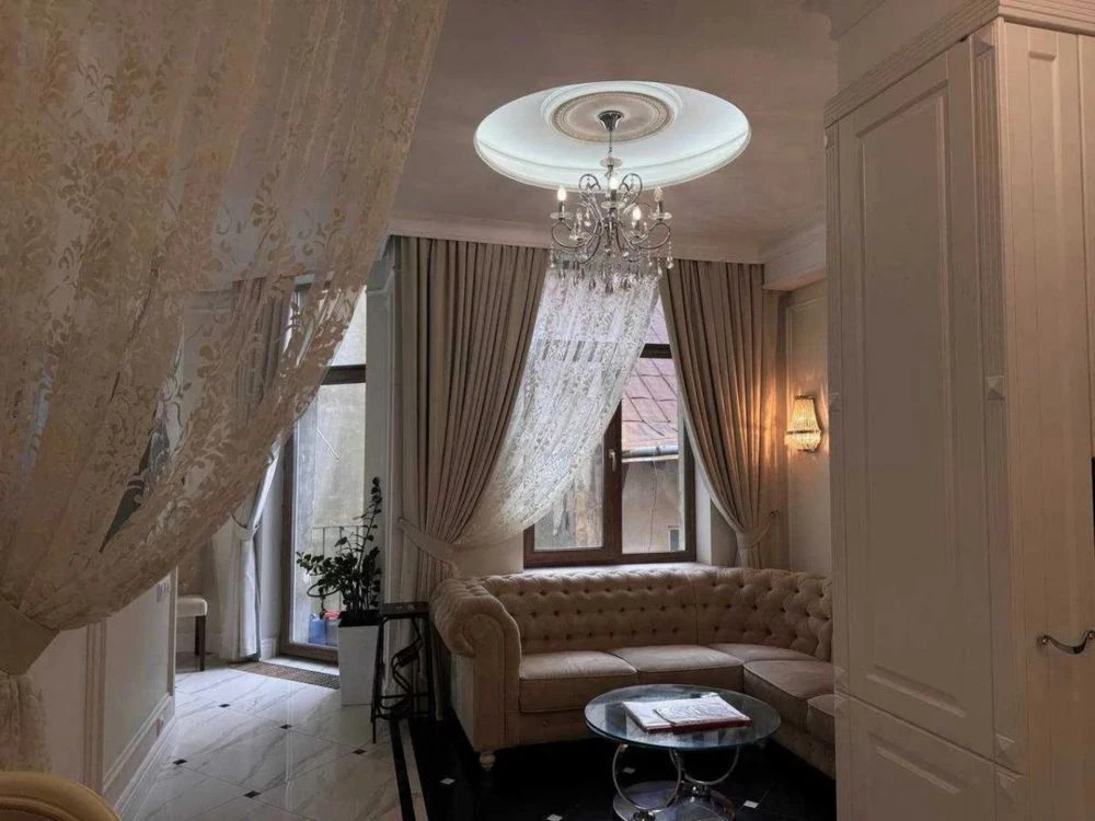 Продаж 3 кімн.квартира 116.90 м² 4/6ц .вул.Івана Франка 3100