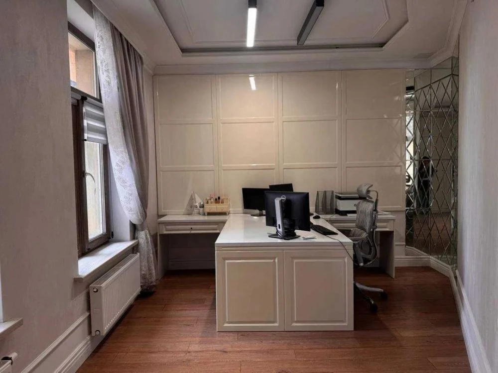 Продаж 3 кімн.квартира 116.90 м² 4/6ц .вул.Івана Франка 3100
