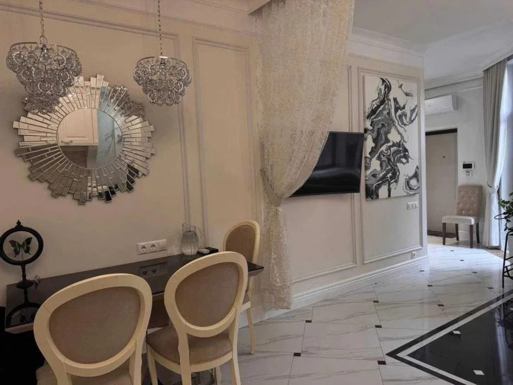 Продаж 3 кімн.квартира 116.90 м² 4/6ц .вул.Івана Франка 3100