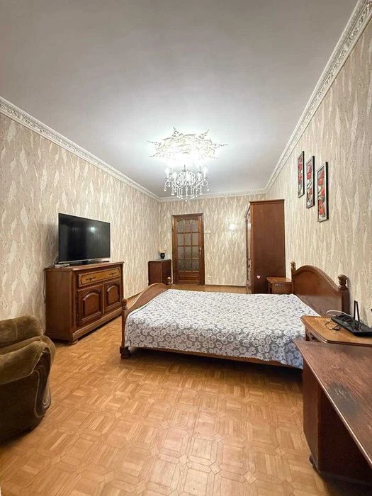 Продам 3-комн. квартиру на ул. Заболотного /ТЦ "Семья"