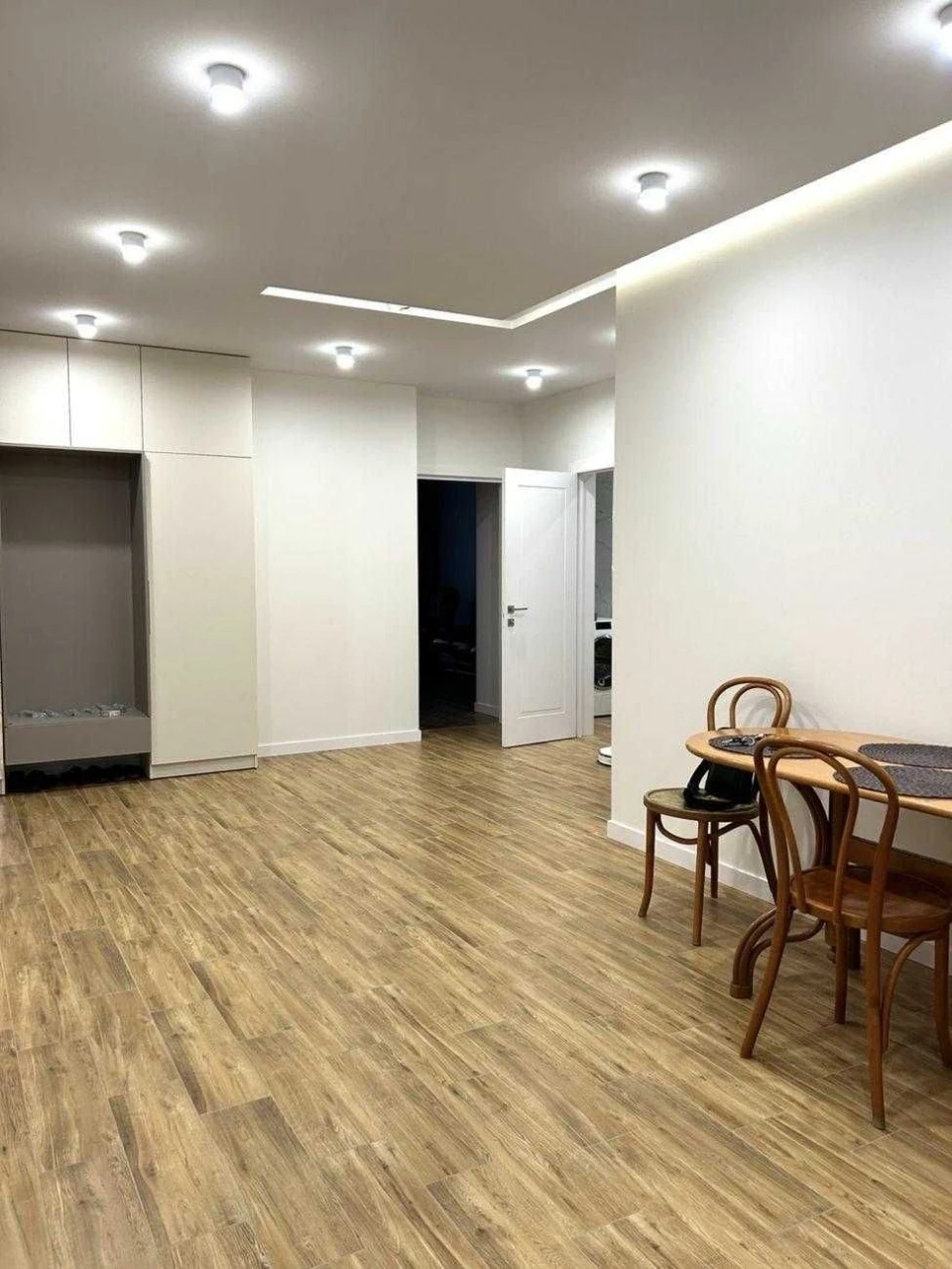 Продаж просторої квартири в новобудові, 78 м.кв