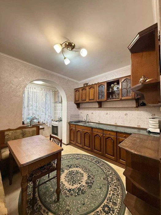 Продам 3-комн. квартиру на ул. Заболотного /ТЦ "Семья"