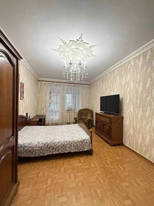 Продам 3-комн. квартиру на ул. Заболотного /ТЦ "Семья"