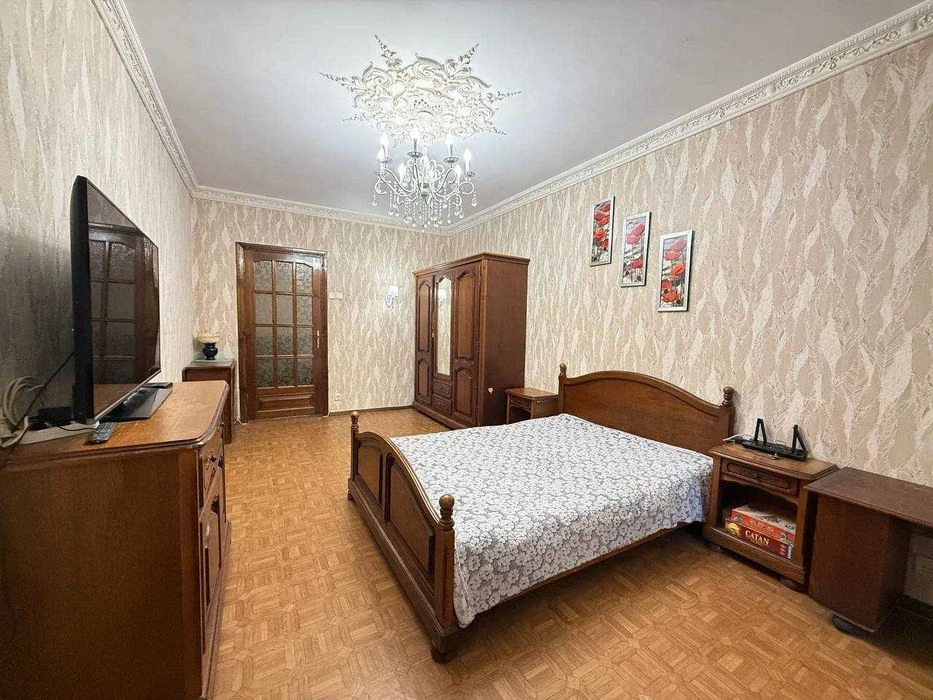 Продам 3-комн. квартиру на ул. Заболотного /ТЦ "Семья"