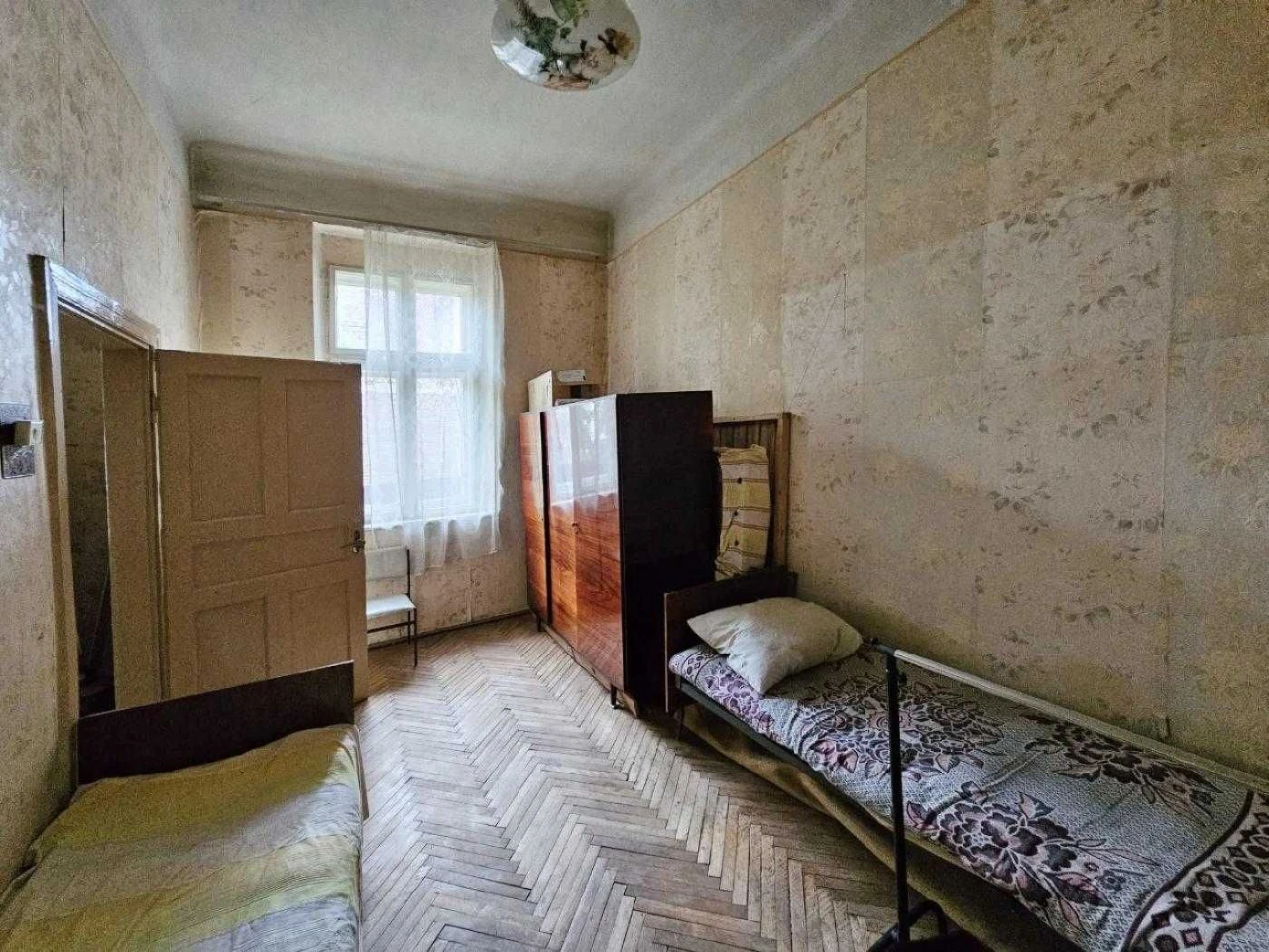 Продаж 3-кімнатної квартири в центрі Львова пл. Данила Галиц