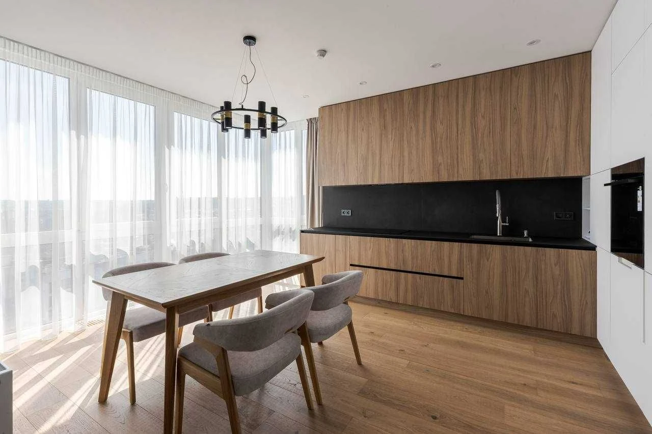 Продаж квартири 71 м2 з дизайнерським ремонтом та преміально