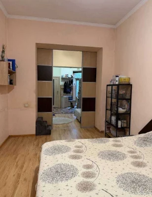 Продається 2кім квартира поряд з ТРЦ Форум на вул. Ветеранів