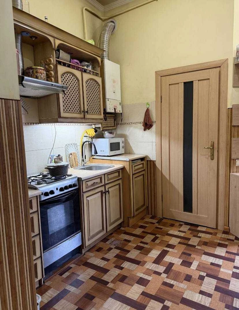 Продається 2кім квартира поряд з ТРЦ Форум на вул. Ветеранів