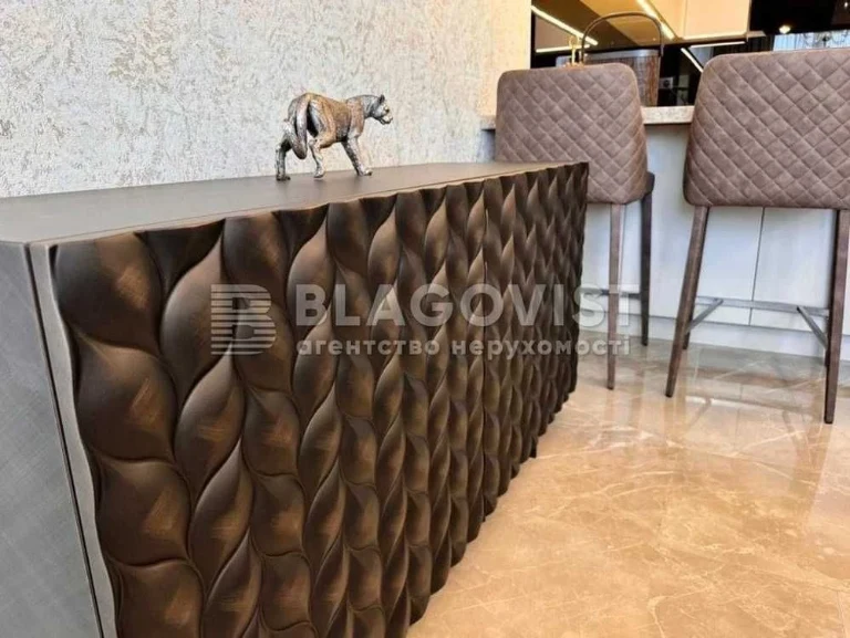Продаж 3кімн. квартири 80м2 з якісним ремонтом, вул. Золотоу