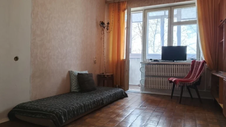 Продам 1 кімнатну квартиру 27 м . Вул Я. Корчака,60 (Баумана