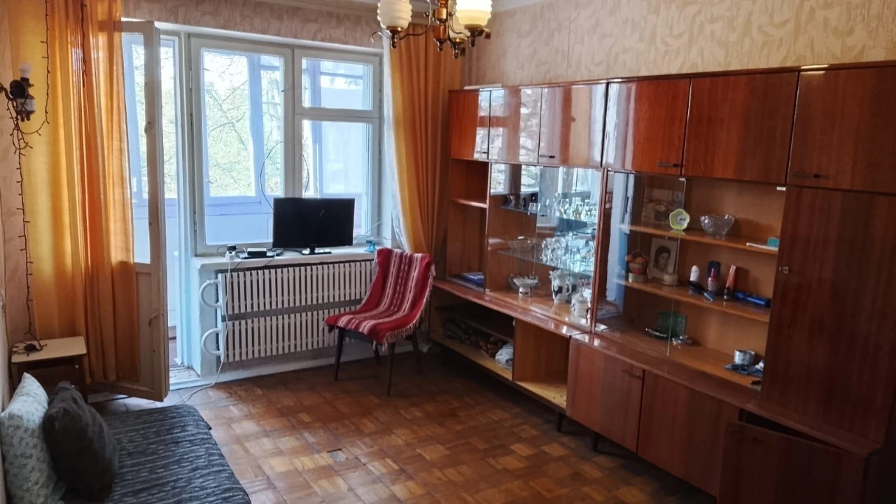 Продам 1 кімнатну квартиру 27 м . Вул Я. Корчака,60 (Баумана