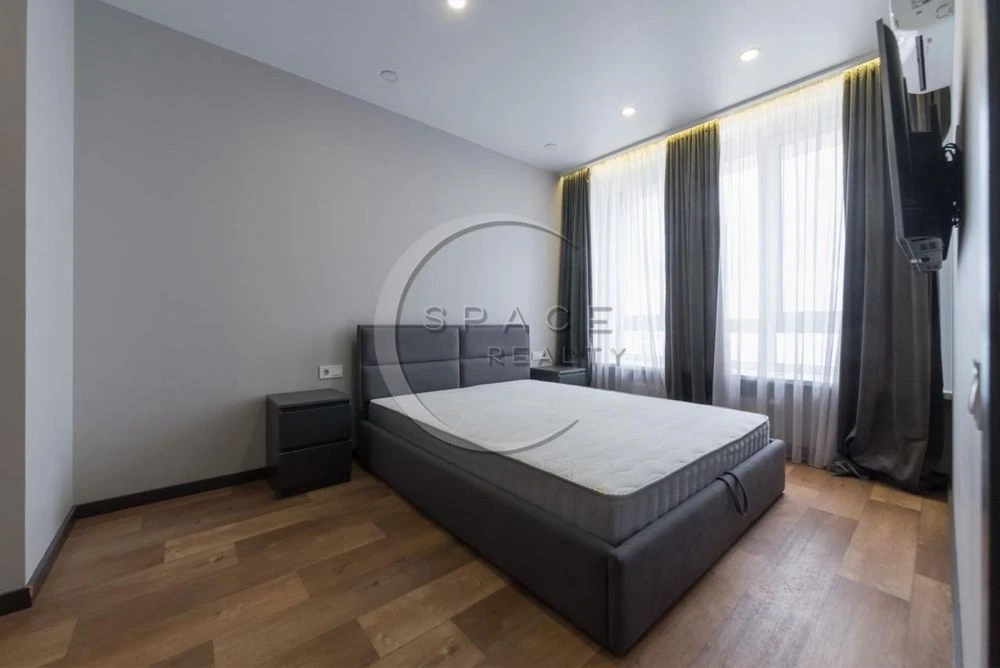 Продаж 2 кімнатної квартири в ЖК Славутич вулиця Зарічна 2