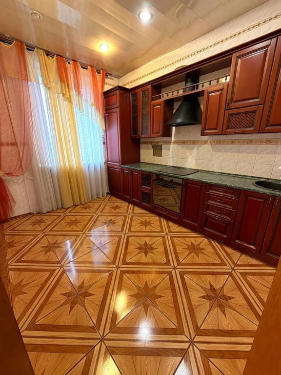 Продам 3-к квартиру на пр.Леси Украинки